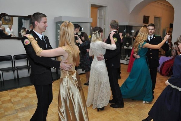 Интерактивное занятие «Бал в купеческой гостиной»