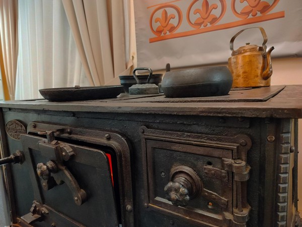 Выставка «Здесь живет тепло»