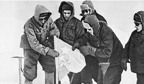 Тематическая беседа «Битва за Кавказ: как сбрасывали гитлеровские флаги с Эльбруса»