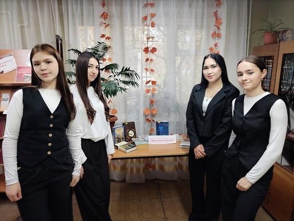 Громкие чтения «Я к наслаждению высокому зову…»