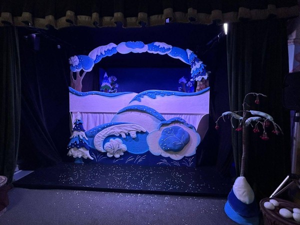 Спектакль «Солнышко и снежные человечки»