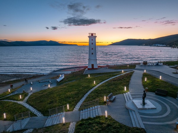 «Знакомтесь это мы»