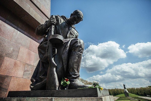 Беседа-презентация «Под флагом России»