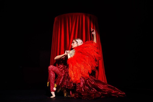 Le Vertige: Christmas Edition