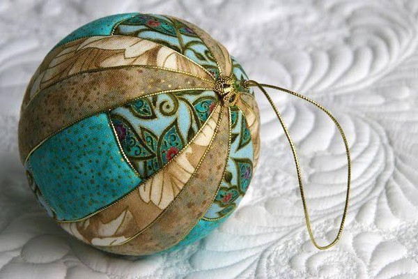 Мастер-класс «Шар на елку в технике кинусайга»