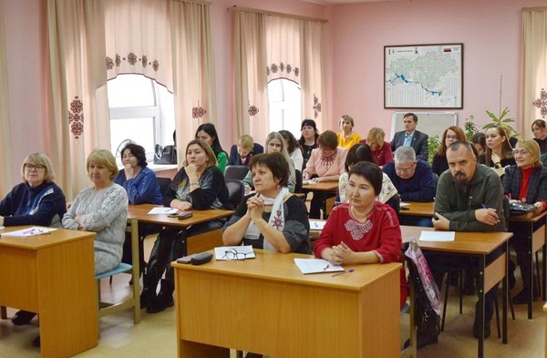 XIII Всеобщий диктант «Марла чын возена» («Пишем по-марийски правильно») в библиотеке