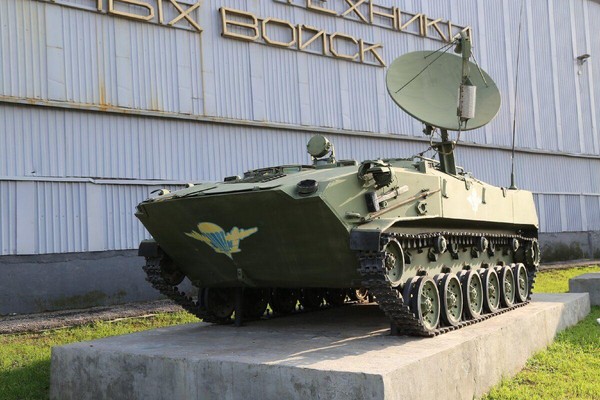 Беседа «Средства связи и управления ВДВ: станция спутниковой связи Р-440 Кристалл-БД»