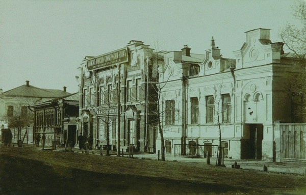 Пешеходная экскурсия «Пешком по Дворянской»