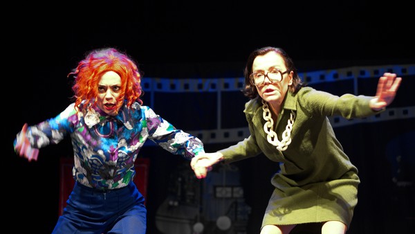 Служебный роман