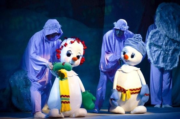 Спектакль «Солнышко и снежные человечки»