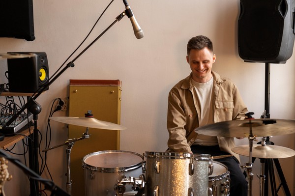 Мастер‑класс по барабанам «Искусство джазовой игры: импровизация и ритм»