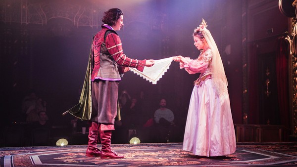 Безумные влюблённые