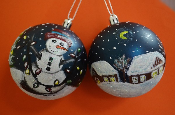 Мастер-класс по росписи новогодних шаров