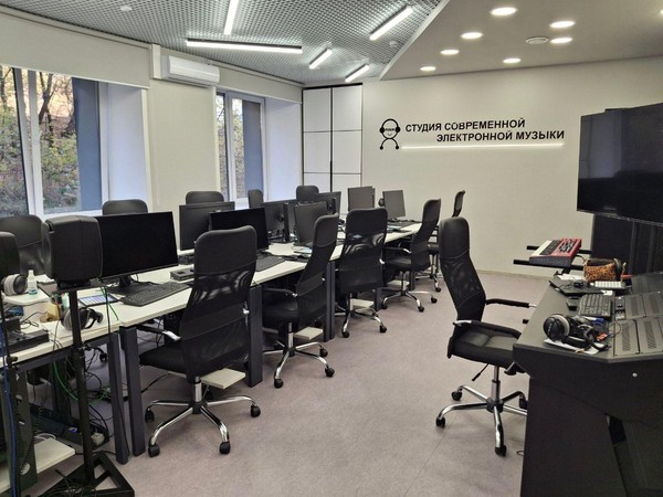 Интерактивная лекция «Терменвокс, Шостакович и бит. Русские корни электронного звука»