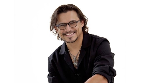 Максим Олейников