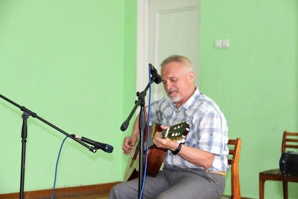 Творческий вечер Александра Иваньшина «Любимые песни и романсы под гитару»