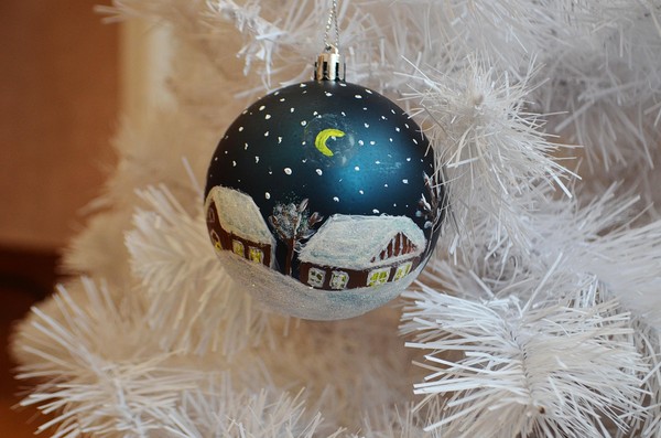 Мастер-класс по росписи новогодних шаров