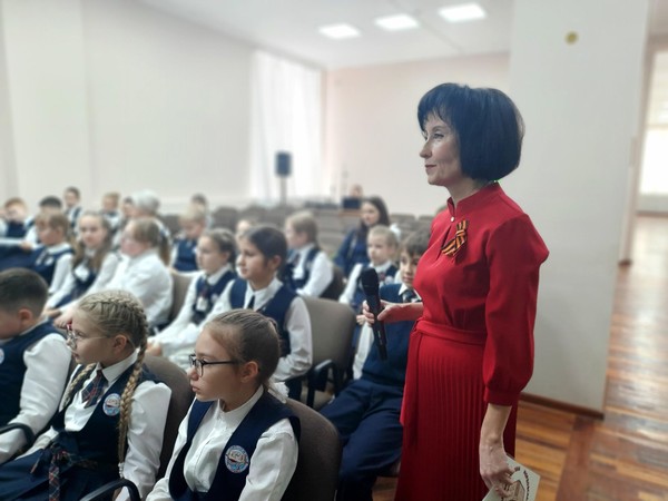 «Когда стою у Вечного огня…»: патриотический час