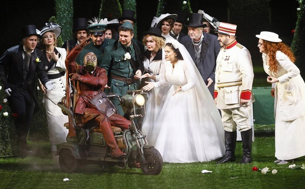 Опера «Беатриче и Бенедикт»