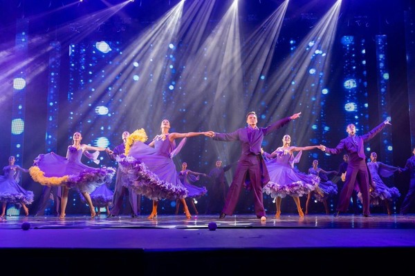 Юбилейный концерт народного ансамбля бального танца «Вираж»