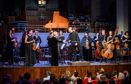 Звезды классики: А.Гиндин и Камерный оркестр под управлением Ю.Демидовича