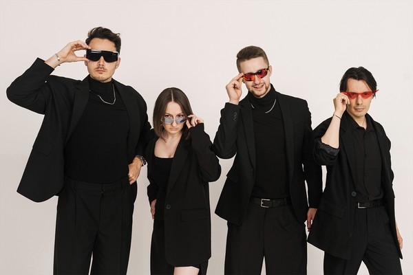 Импровизационное скетч-шоу от «Правила четырёх»