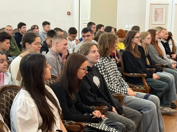 Литературно-музыкальная программа «Жизнь моя, иль ты приснилась мне»