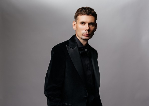 Максим Апрель