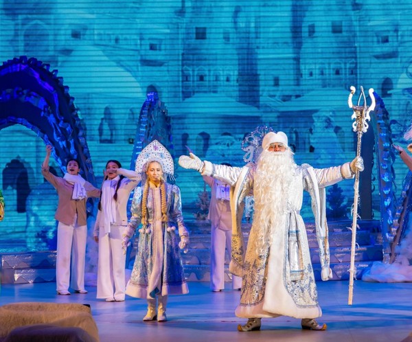 Спектакль «Новый год в стране игрушек»