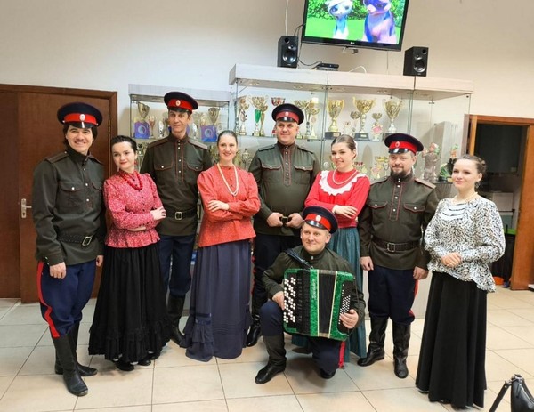 «Казаки казаченьки»