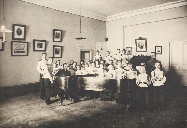 Кураторская экскурсия «Образование в Яузской Москве. Чему учились и как учили»