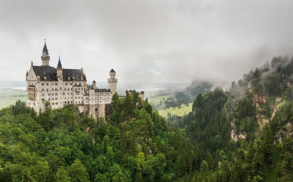 Лекция «Рыцарь Лебедя и замок «сказочного короля»