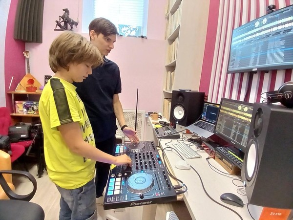 «Держи ритм!»: Занятие медиастудии