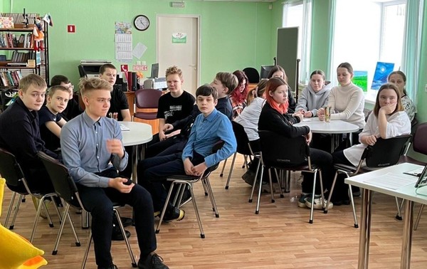 Познавательный час «Стремятся горы в высоту»