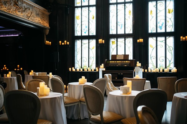 Новогоднее утро в особняке. Кофе, друзья, орган