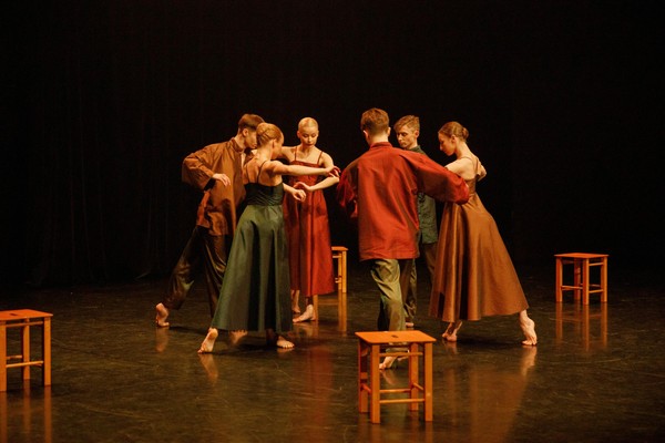 XII Фестиваль современного танца «На грани»: «Восемь русских песен», «Поэма странствий»