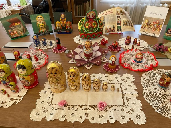 Лекция «Истории и традиции русской росписи по дереву»