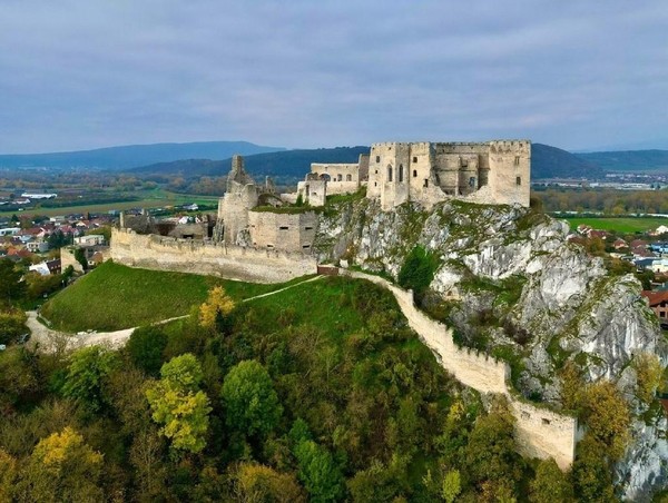 Лекция «80 дней вокруг света. Бецковский замок»