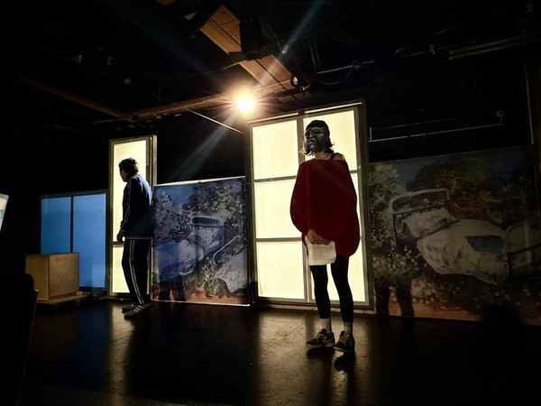 Творческая встреча с автором и совместные чтения: спектакль «Подарок для мамы»