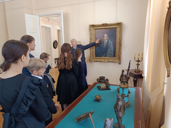 Экскурсия «Героями прославлена Россия»