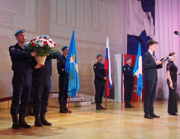 Театрально-музыкальная композиция «Подвиг народа»