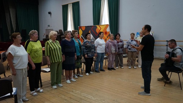 «Поём вместе с ансамблем 'Задорные кумушки': мастер-класс по вокалу»