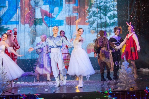 Представление «Новогодняя история Золушки»