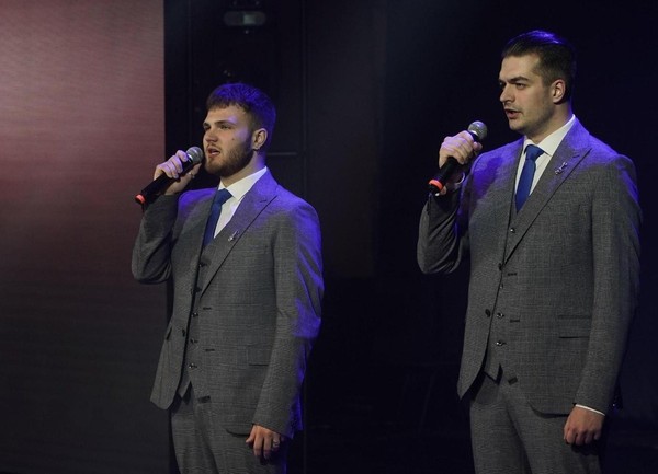 Познавательный час «Живут герои в памяти народа»