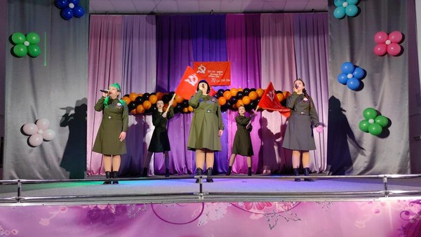 Театрализованный концерт «Слава героям России!»