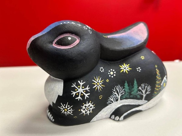 Мастер-класс «Сказочный заяц: новогодняя роспись акрилом»