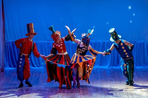 Спектакль «Сказочная карусель»