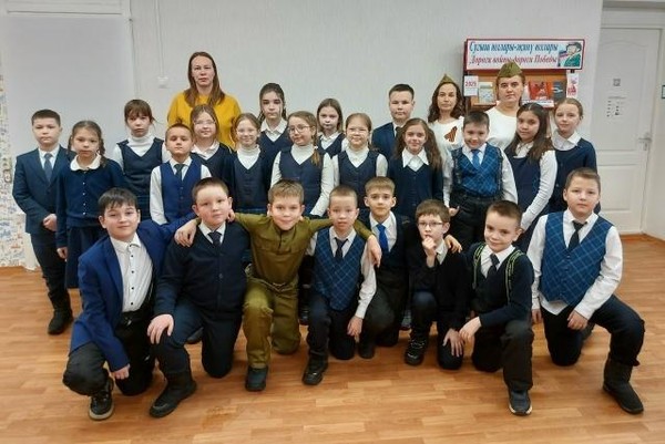 Патриотический час «Плечом к плечу на страже Отечества» в рамках Года Защитника Отечества