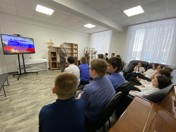 «В жизни есть время подвигу»