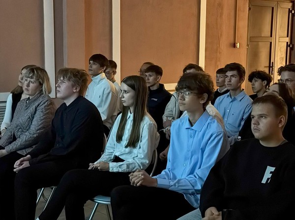 День Героев Отечества «84 летию освобождения города Сталиногорска от немецко-фашистских захватчиков посвящается…»